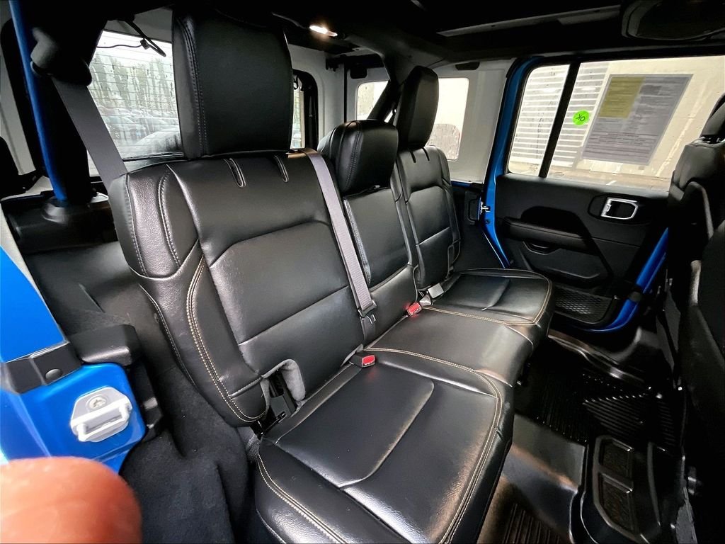 Used 2025 Hydro Blue Pearl Coat Jeep Sahara image 16