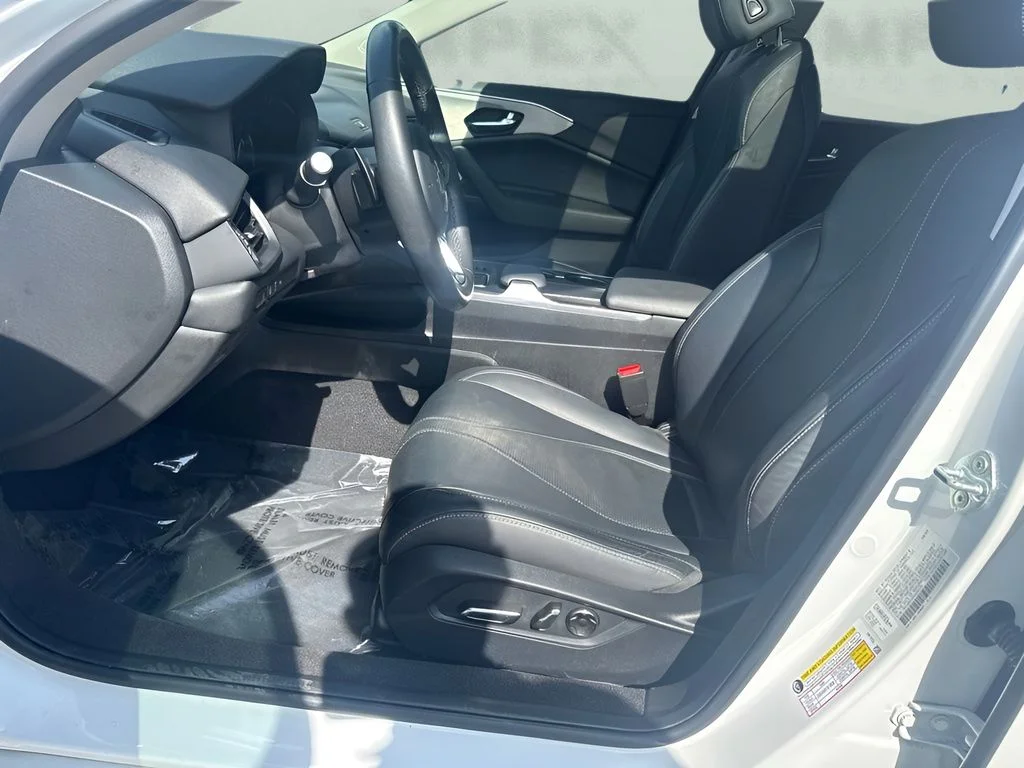 Used 2023 White Acura Technology Package image 9