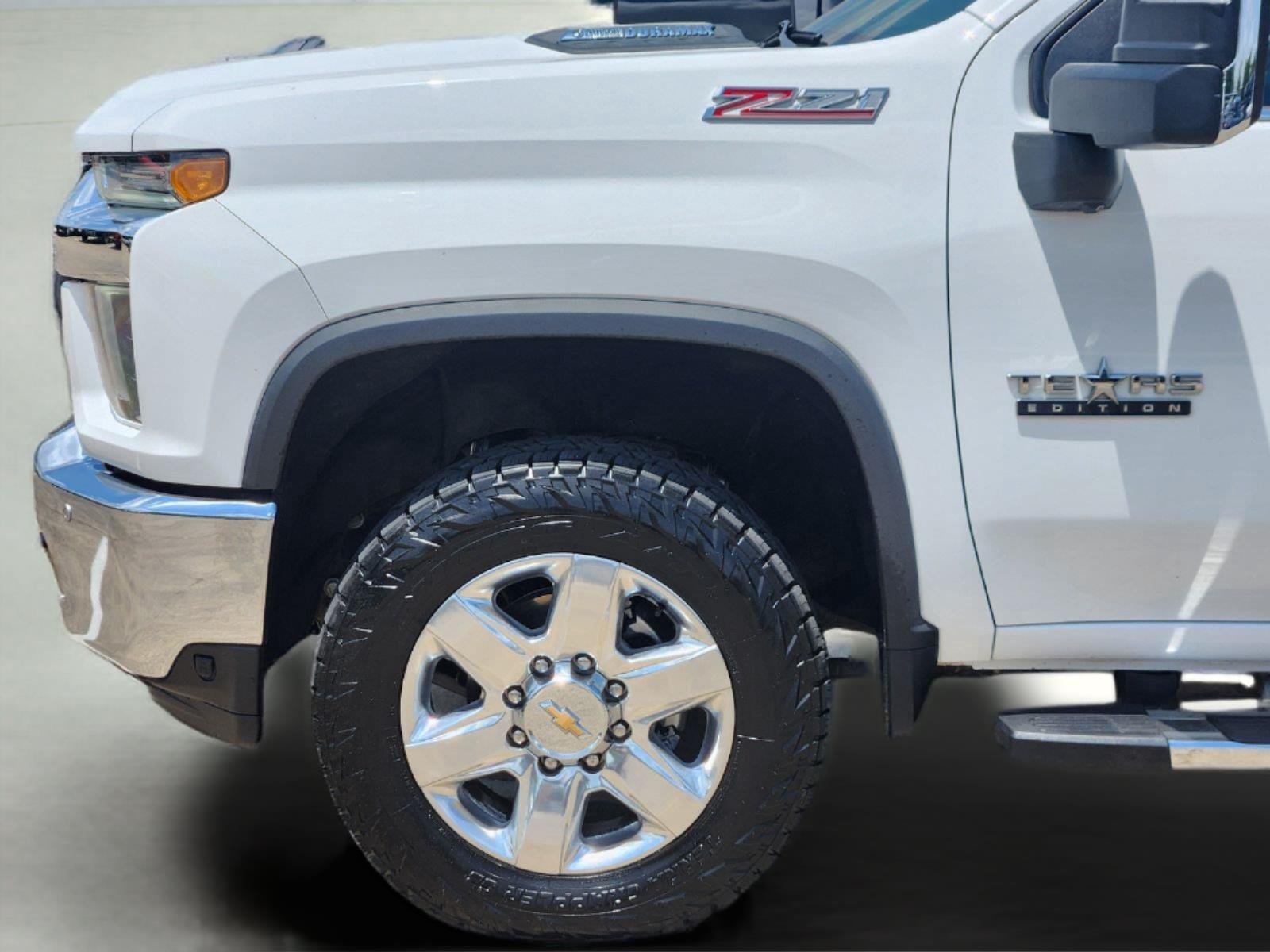 Used 2022 Summit White Chevrolet LTZ image 8