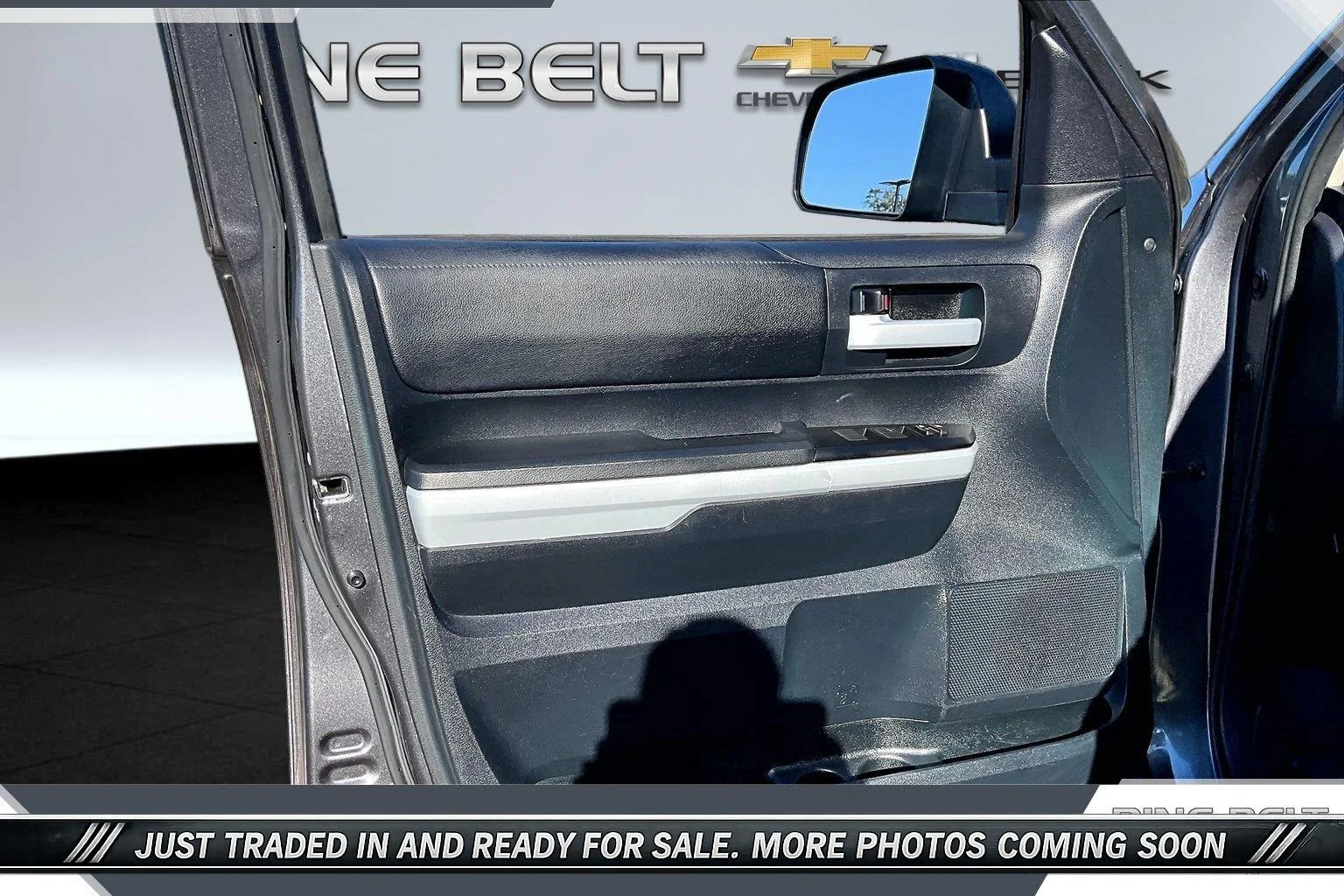 Used 2018 Magnetic Gray Metallic Toyota SR5 image 18