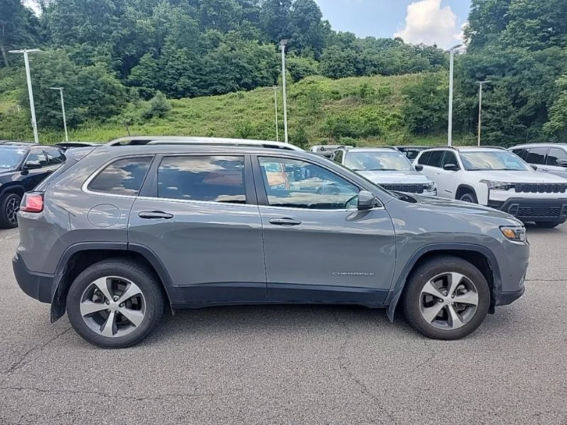 Used 2021 Gray Jeep Limited image 5