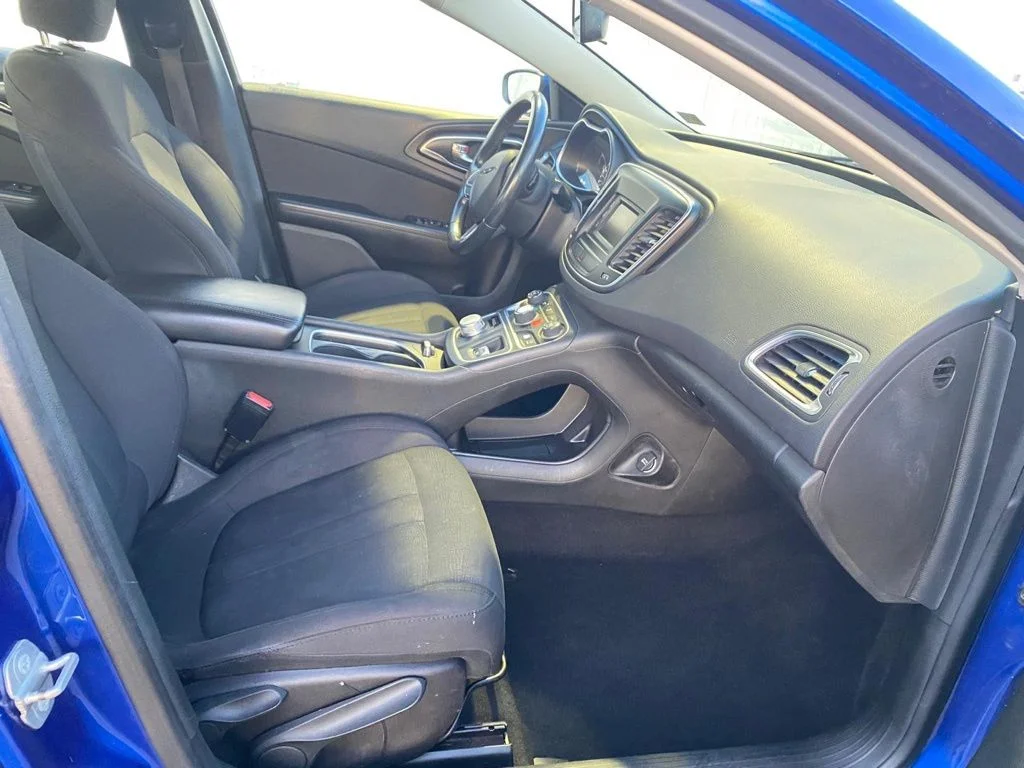 Used 2015 Blue Chrysler Limited image 15
