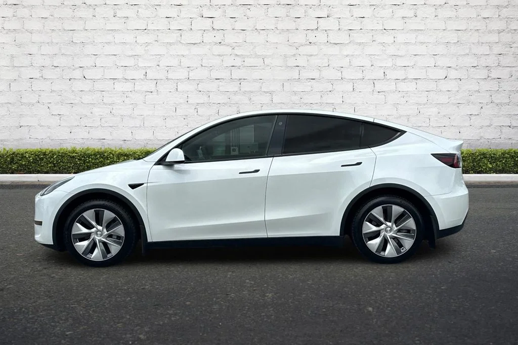 2023 Tesla Model Y Long Range - Photo 7
