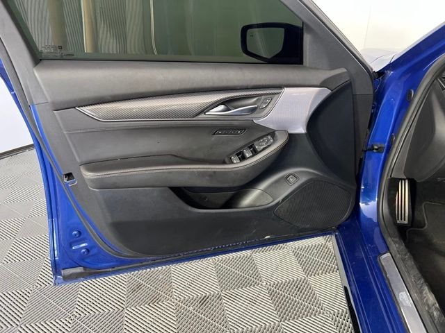 Used 2020  Cadillac Sport image 13