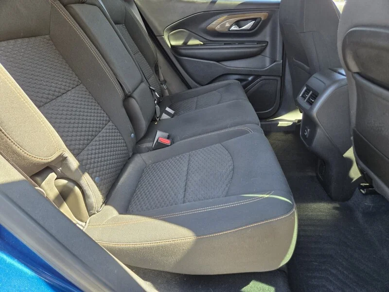 Used 2021 Blue Emerald Metallic GMC SLE image 11