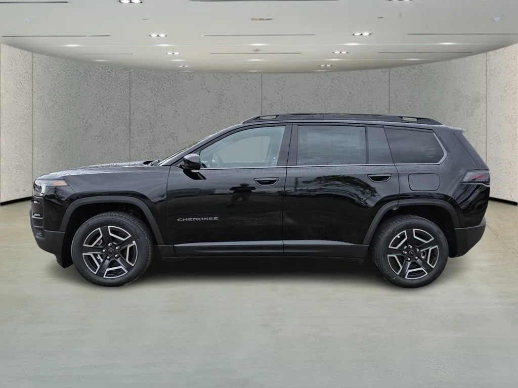 New 2026 Diamond Black Crystal Pearl-Coat Exterior Paint Jeep Laredo image 3