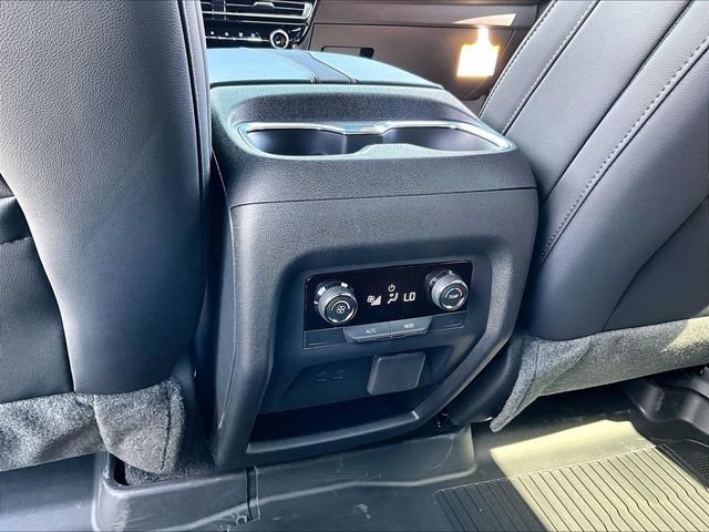 New 2027 Sandstone Gray Chevrolet Z71 image 18