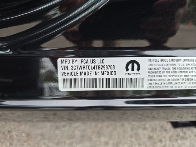 New 2026 Diamond Black Crystal Pearl-Coat Exterior Paint RAM Tradesman image 26