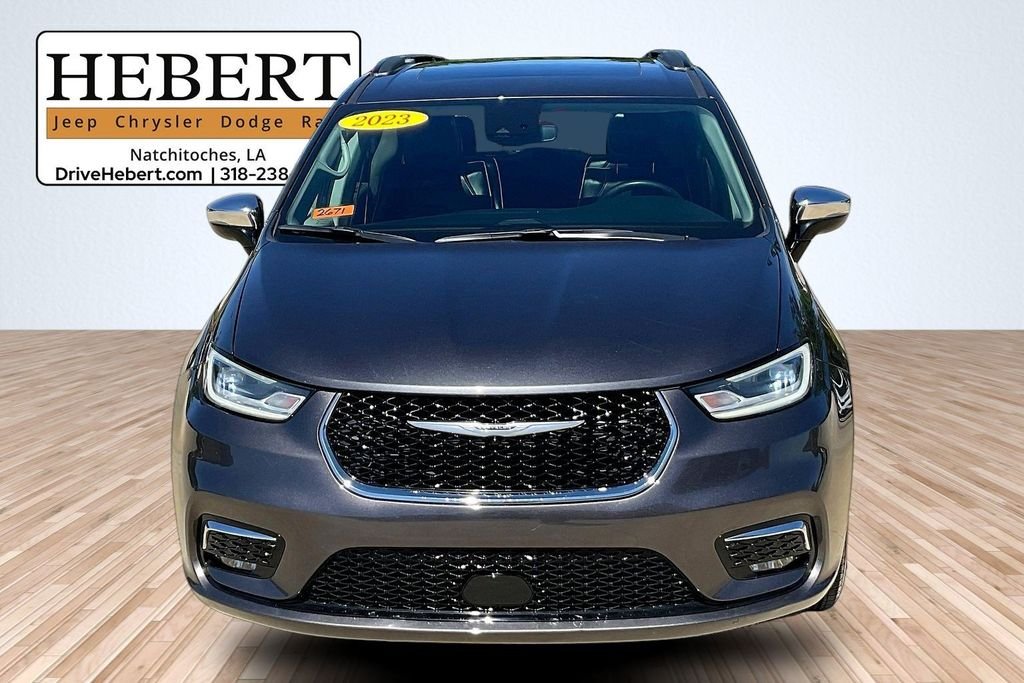 Used 2023 Gray Chrysler Limited image 3