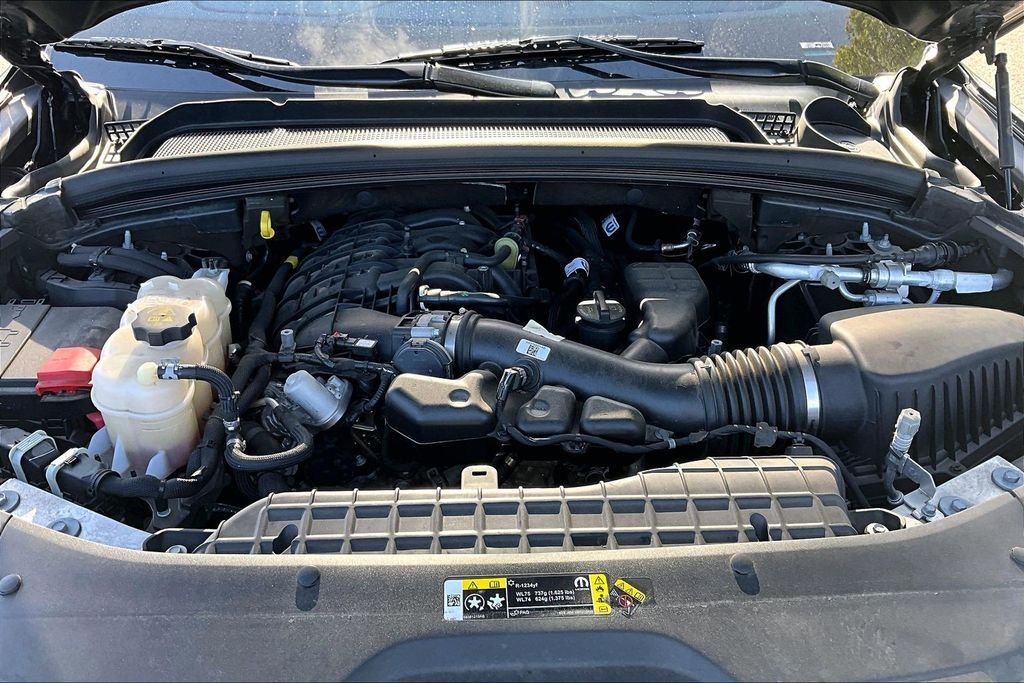 Used 2022 Black Jeep Altitude image 30