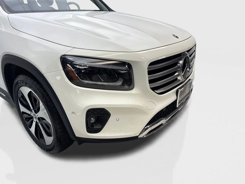 Used 2025 White Mercedes-Benz GLB 250 image 17