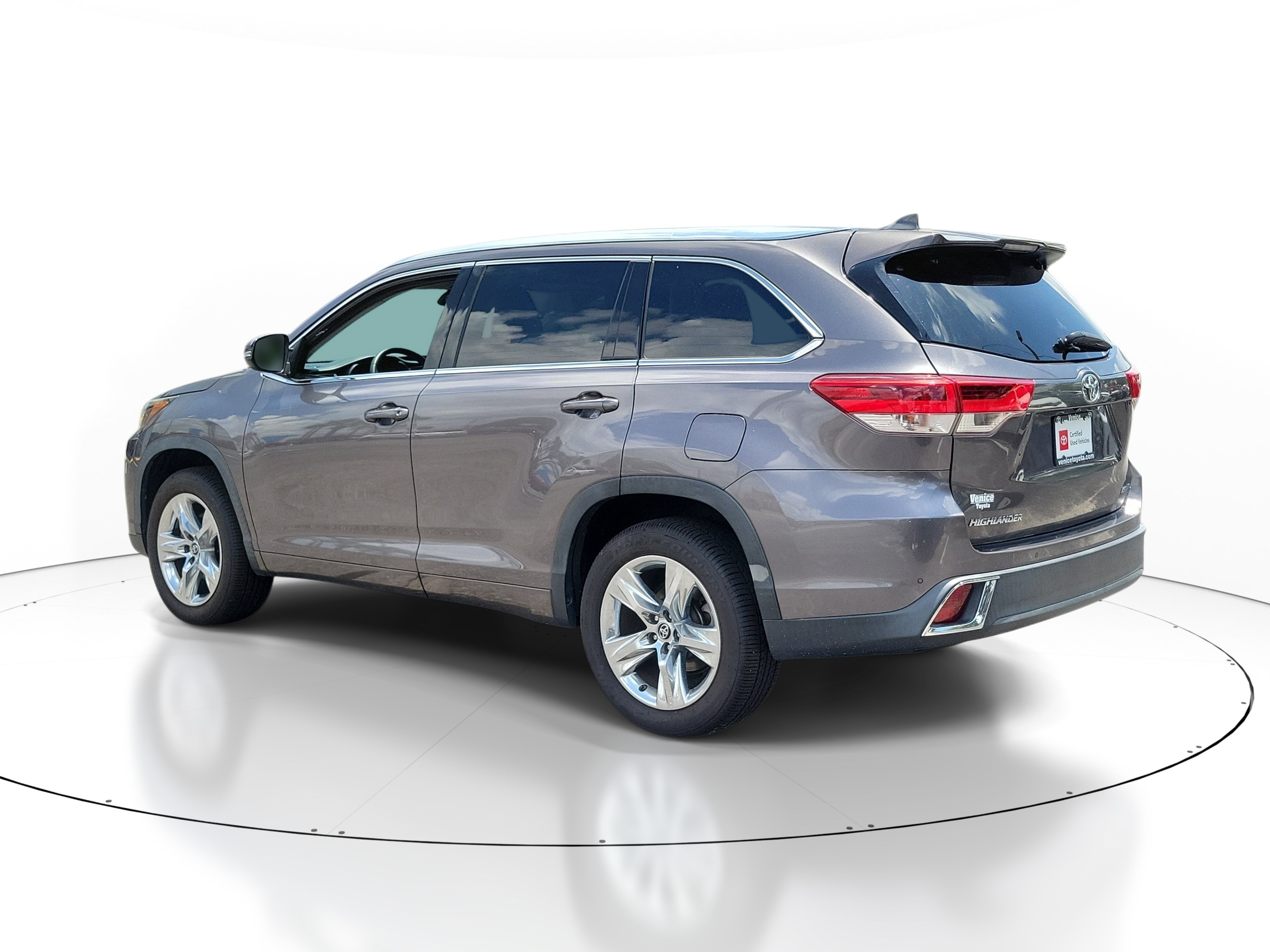 Used 2019 Predawn Gray Mica Toyota Limited image 4