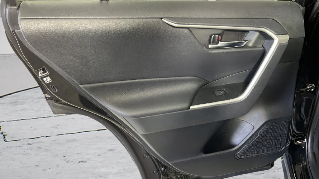 2019 Toyota RAV4 XLE Premium - Photo 15