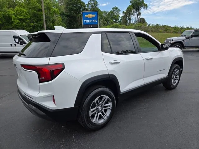 Used 2025 Summit White GMC Elevation image 8