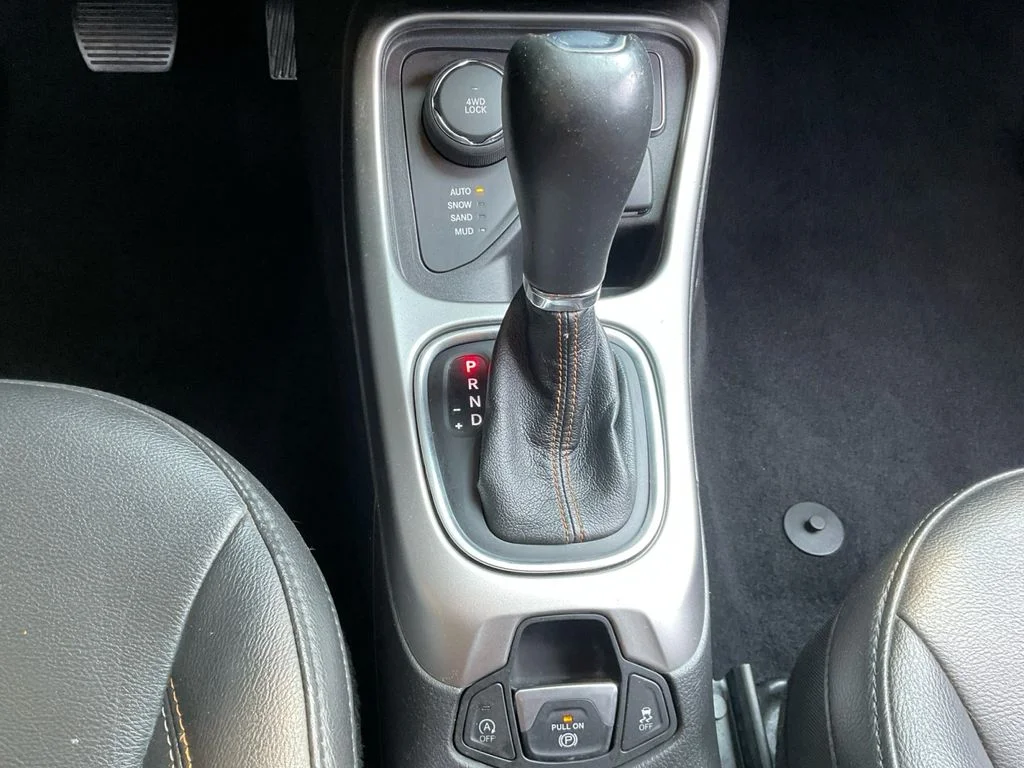 Used 2021 Black Jeep Latitude image 34