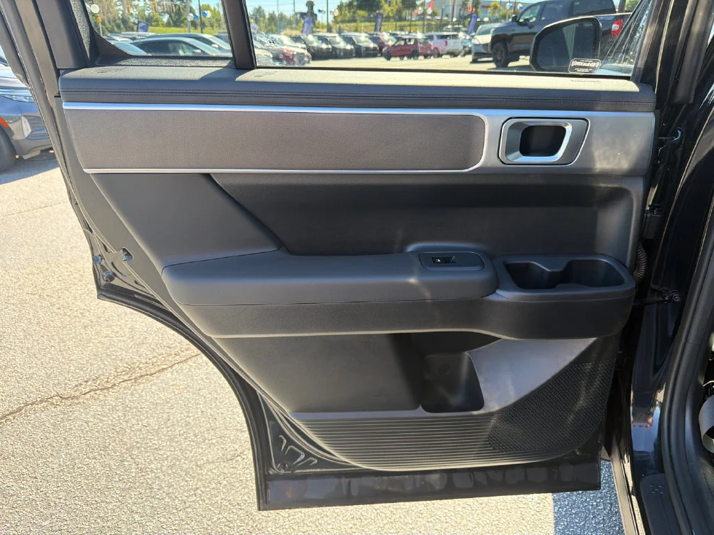 Used 2024 Black Hyundai SE image 22