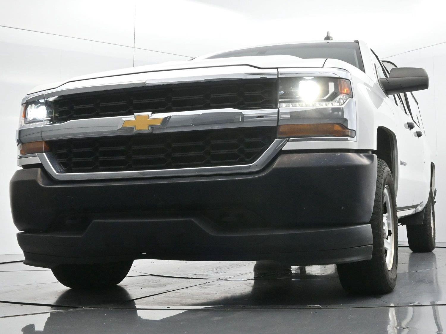 Used 2019 Summit White Chevrolet Work Truck image 39