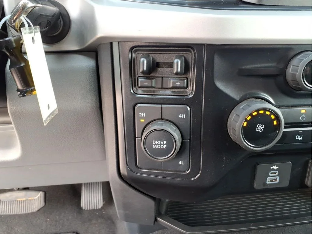 Used 2025 Gray Ford XLT image 27