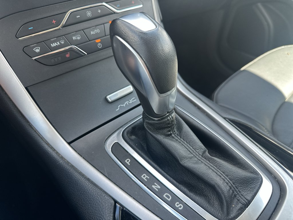 Used 2017 Magnetic Metallic Ford SEL image 24