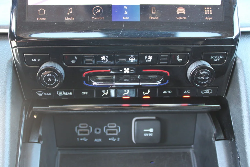 Used 2023 Black Jeep Limited image 22