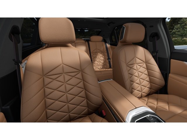 New 2026 Mineral White Metallic BMW 740i xDrive image 11
