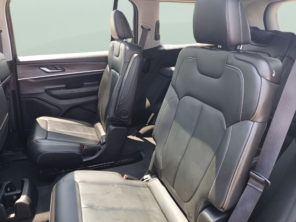 Used 2023 Gray Jeep Limited image 26