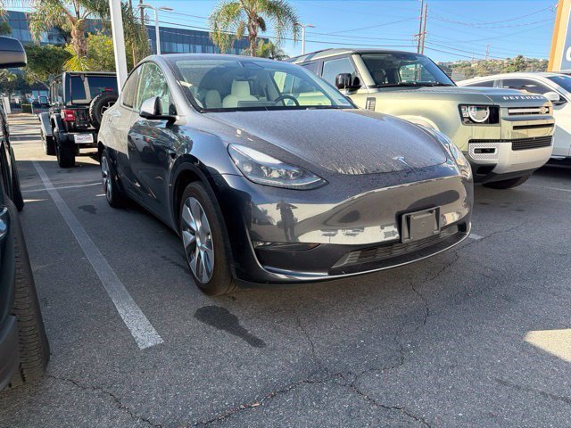 Used 2024 Stealth Gray Tesla Long Range image 3