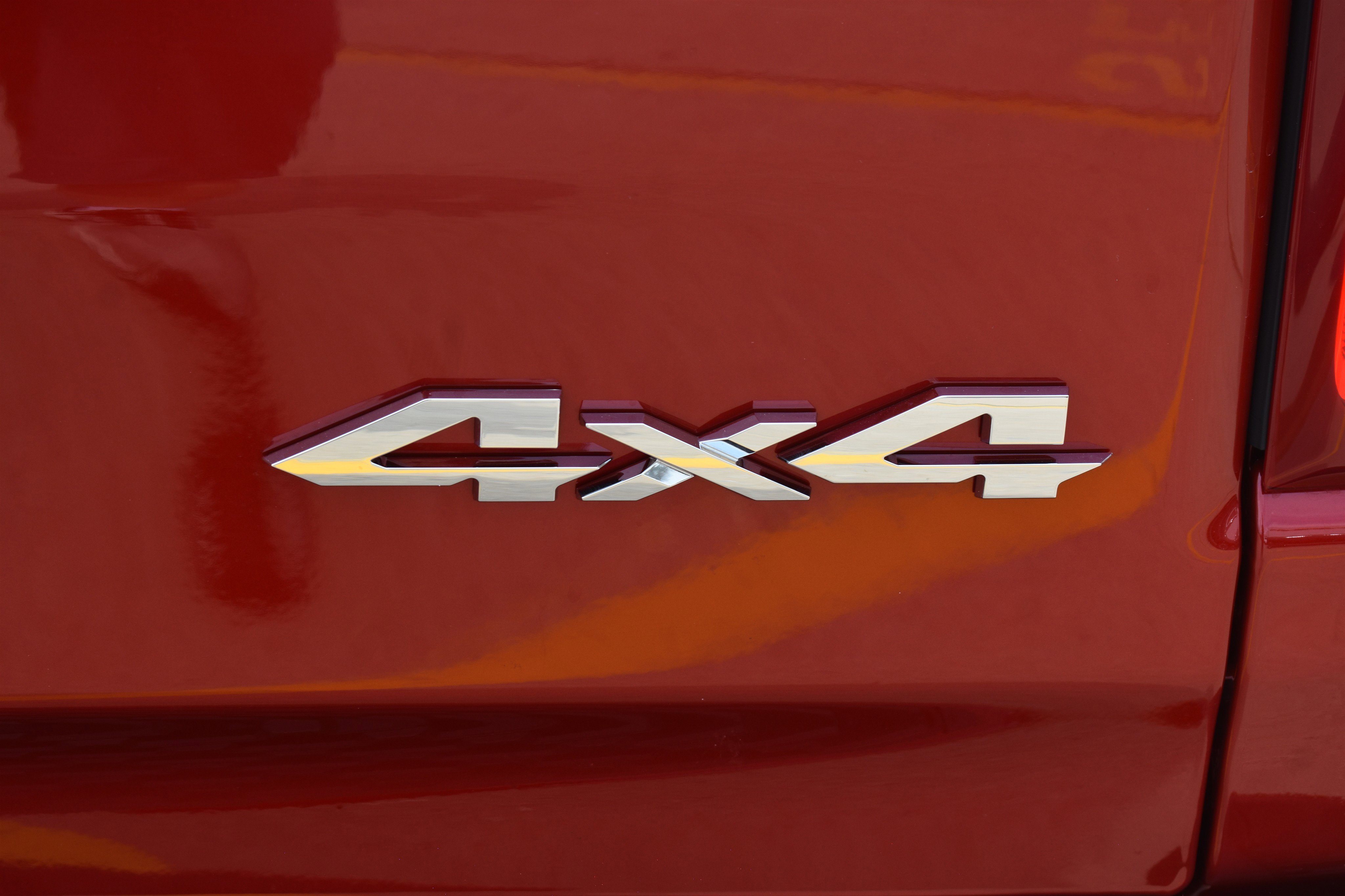 New 2026 Molten Red Pearl-Coat Exterior Paint RAM Laramie image 8
