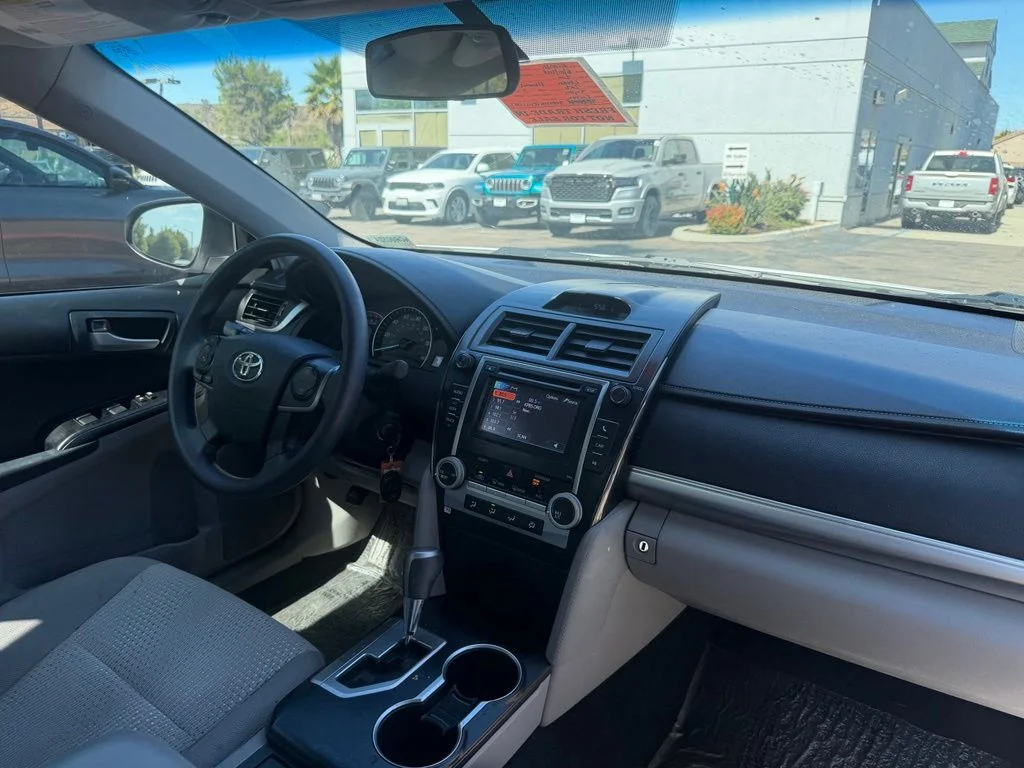 Used 2012 White Toyota LE image 15