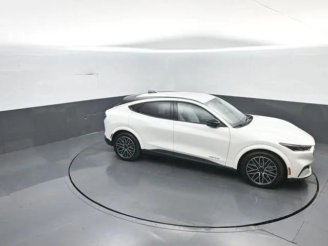 New 2026 Star White Metallic Tri-coat Ford Premium image 24