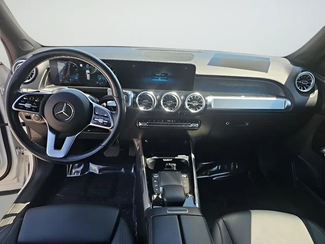 Used 2022 White Mercedes-Benz GLB 250 image 11