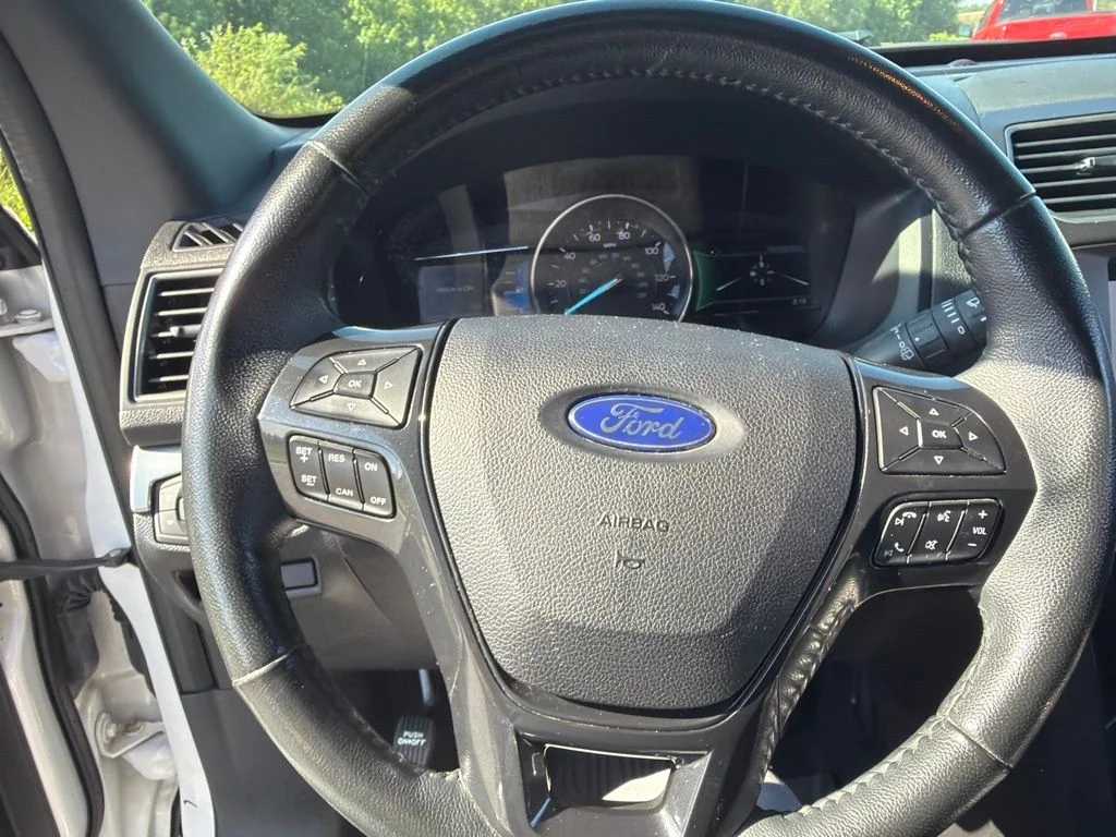 Used 2019 White Ford XLT image 10