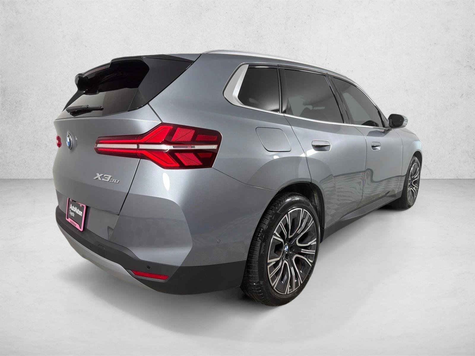 Used 2026 Skyscraper Grey Metallic BMW 30 xDrive image 4