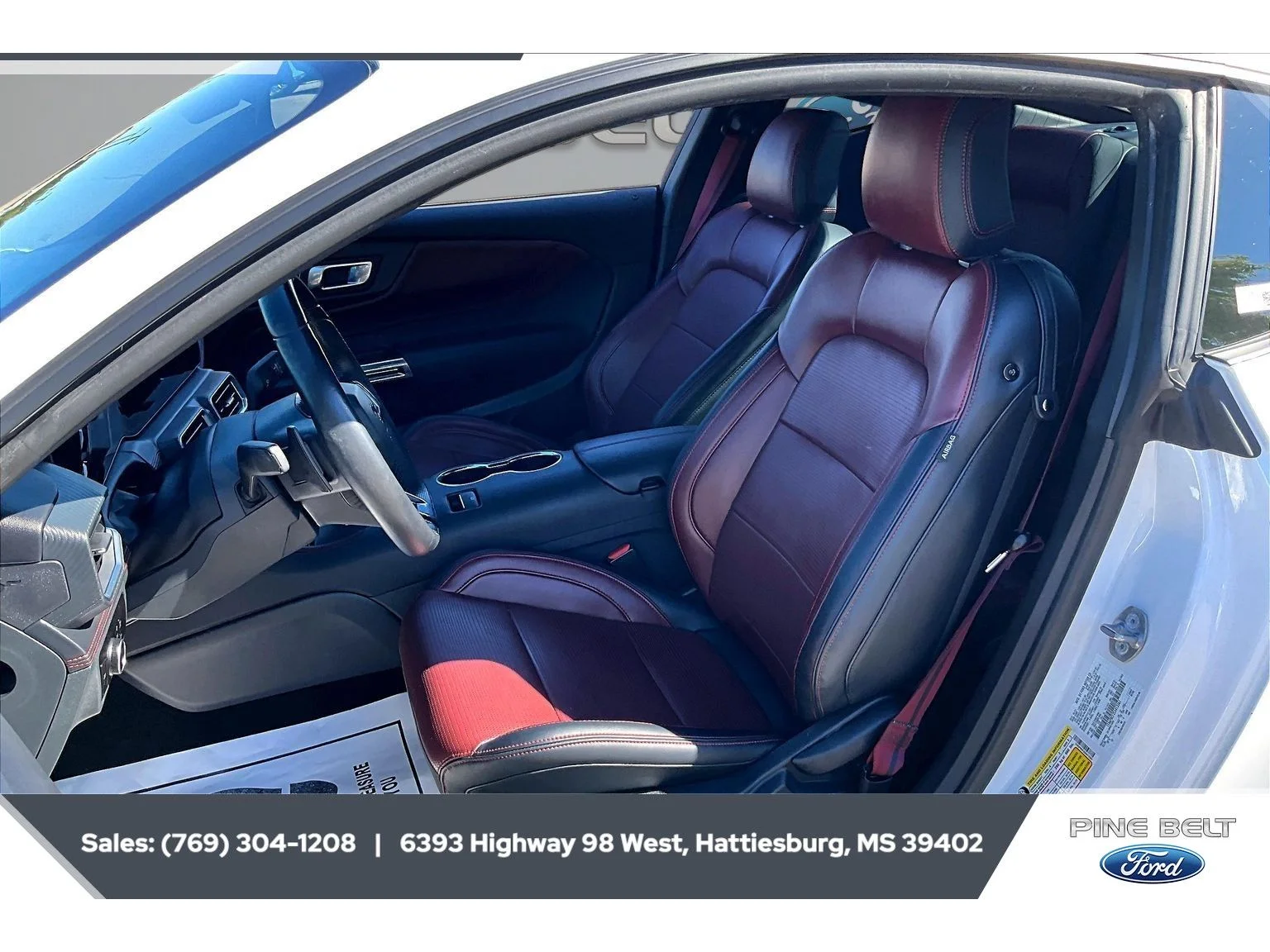 Used 2025 Oxford White Ford GT Premium image 18