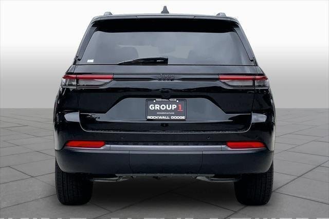 New 2026 Diamond Black Crystal Pearlcoat Jeep Limited image 4