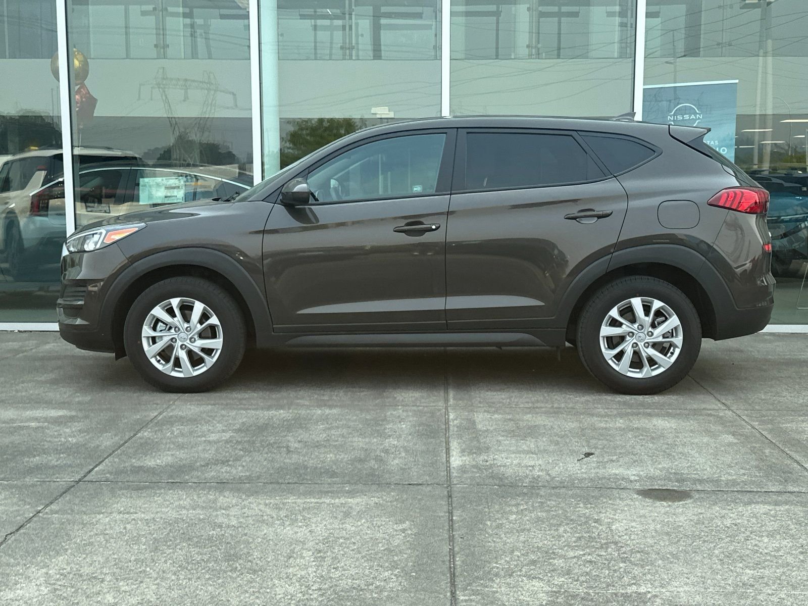 Used 2020 Sage Brown Hyundai SE image 5