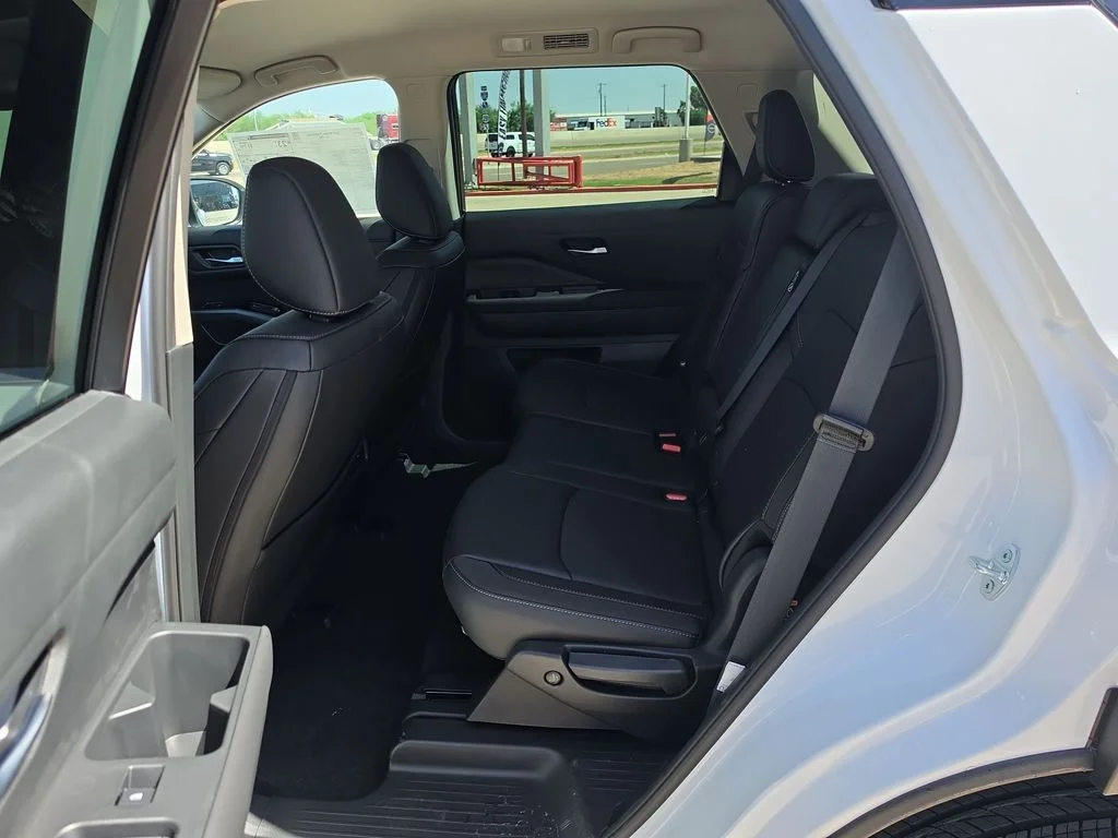 New 2026 Everest White Pearl TriCoat Nissan SL image 26