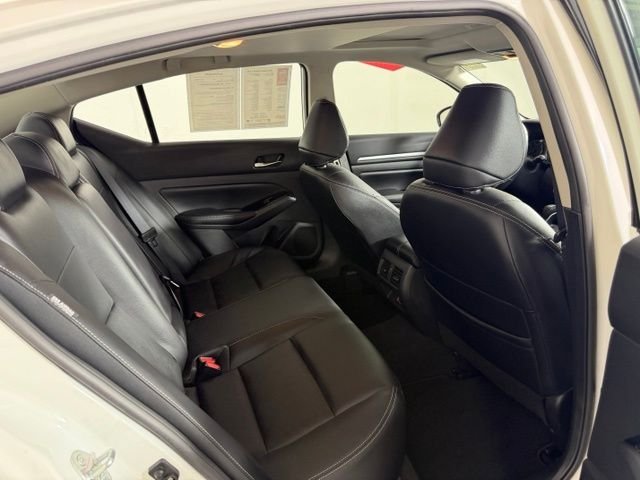 Used 2024 Pearl White Nissan 2.5 SL image 6