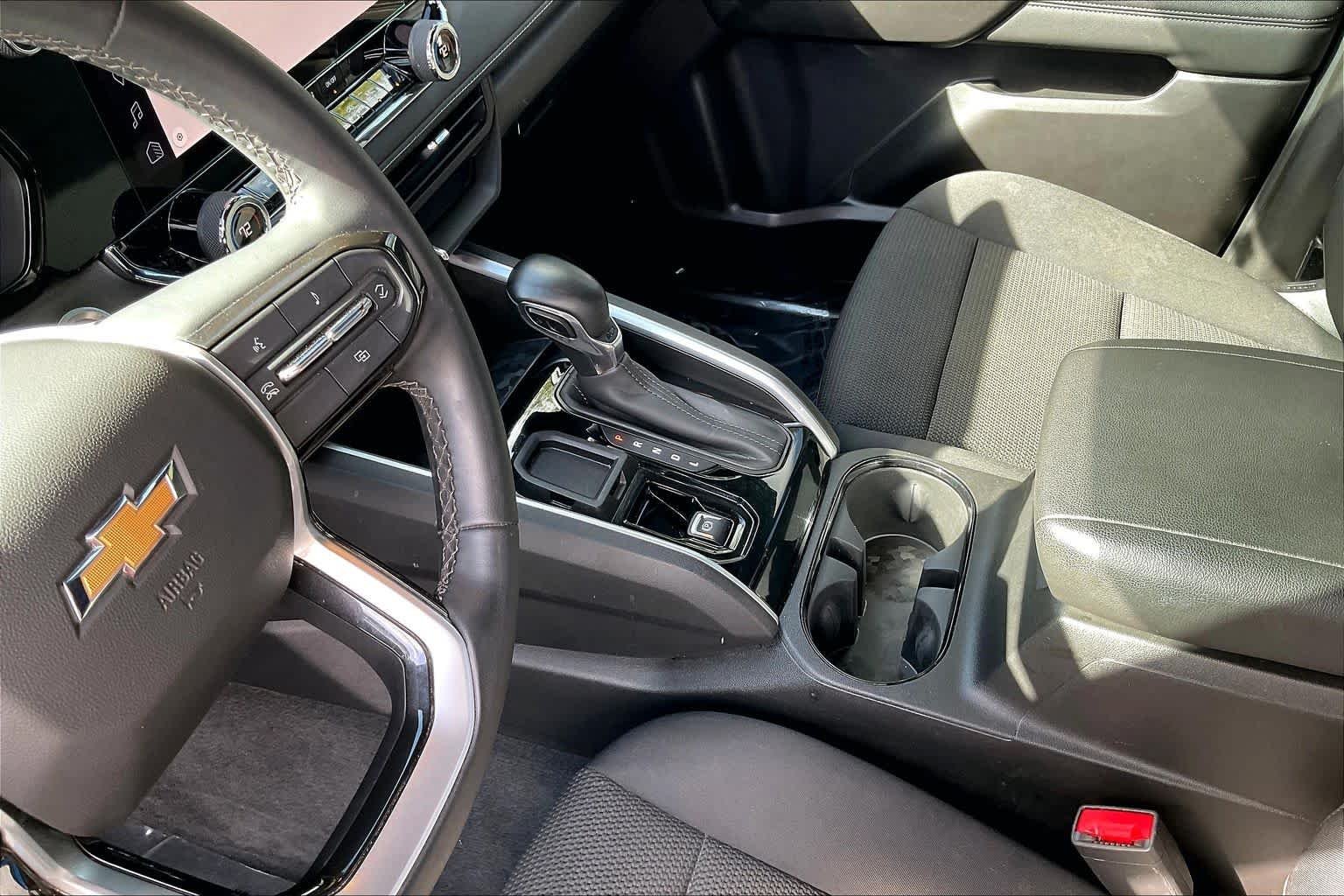 2023 Chevrolet Colorado LT - Photo 17