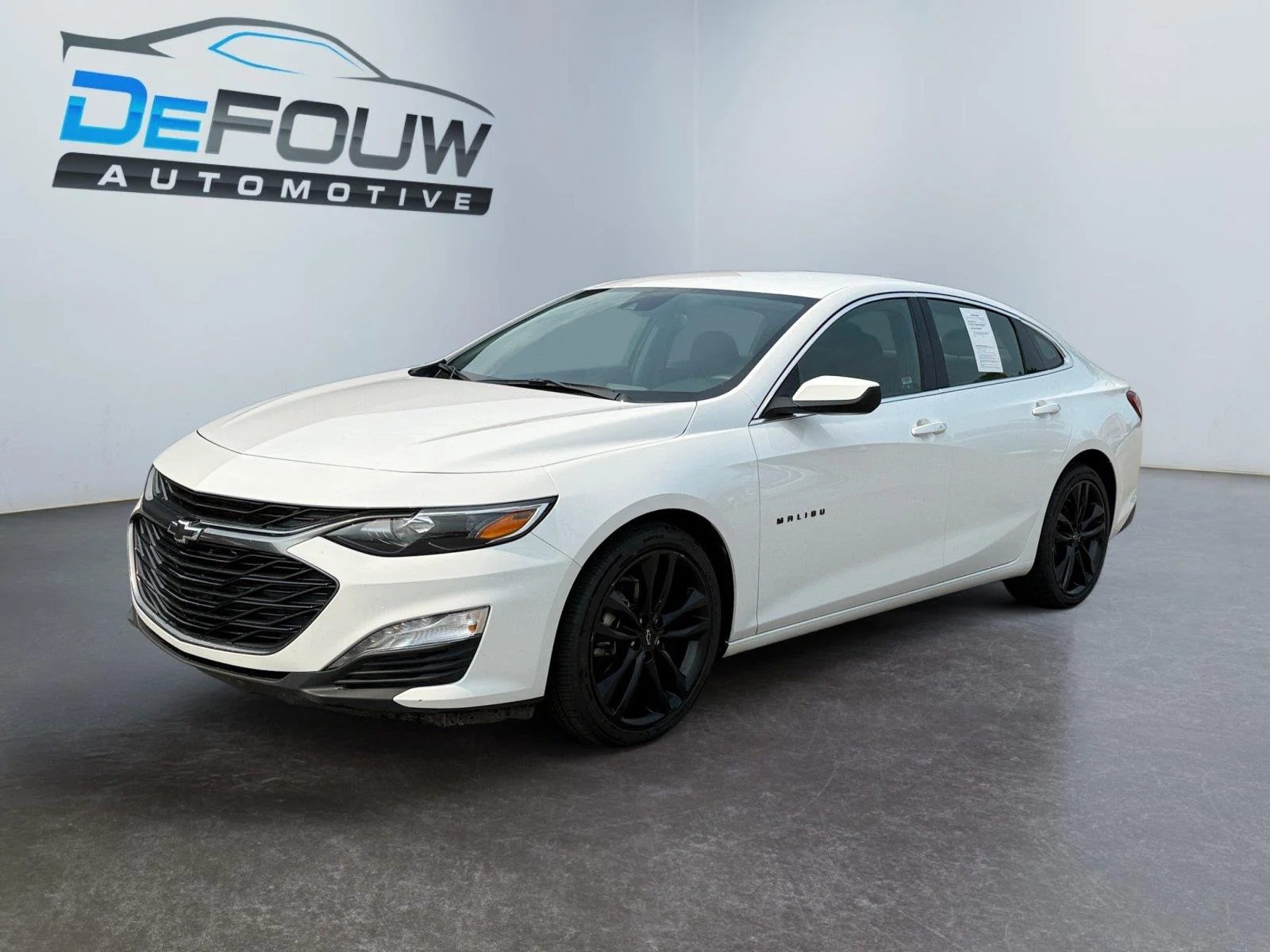 Used 2024 Summit White Chevrolet 1LT image 7