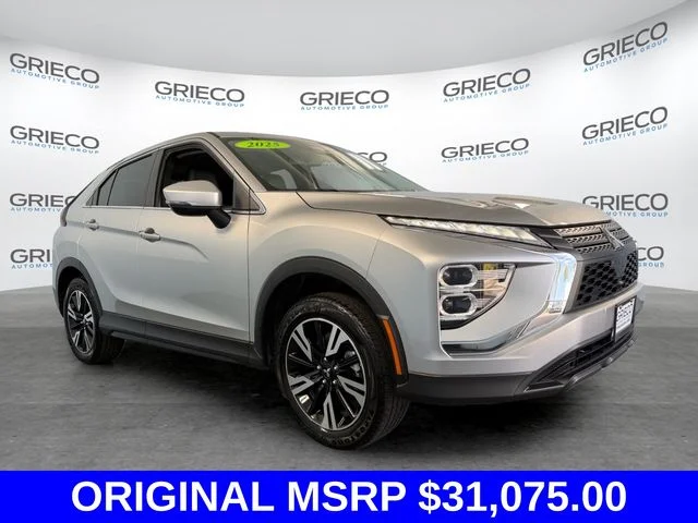 Used 2025 Silver Mitsubishi SE image 1