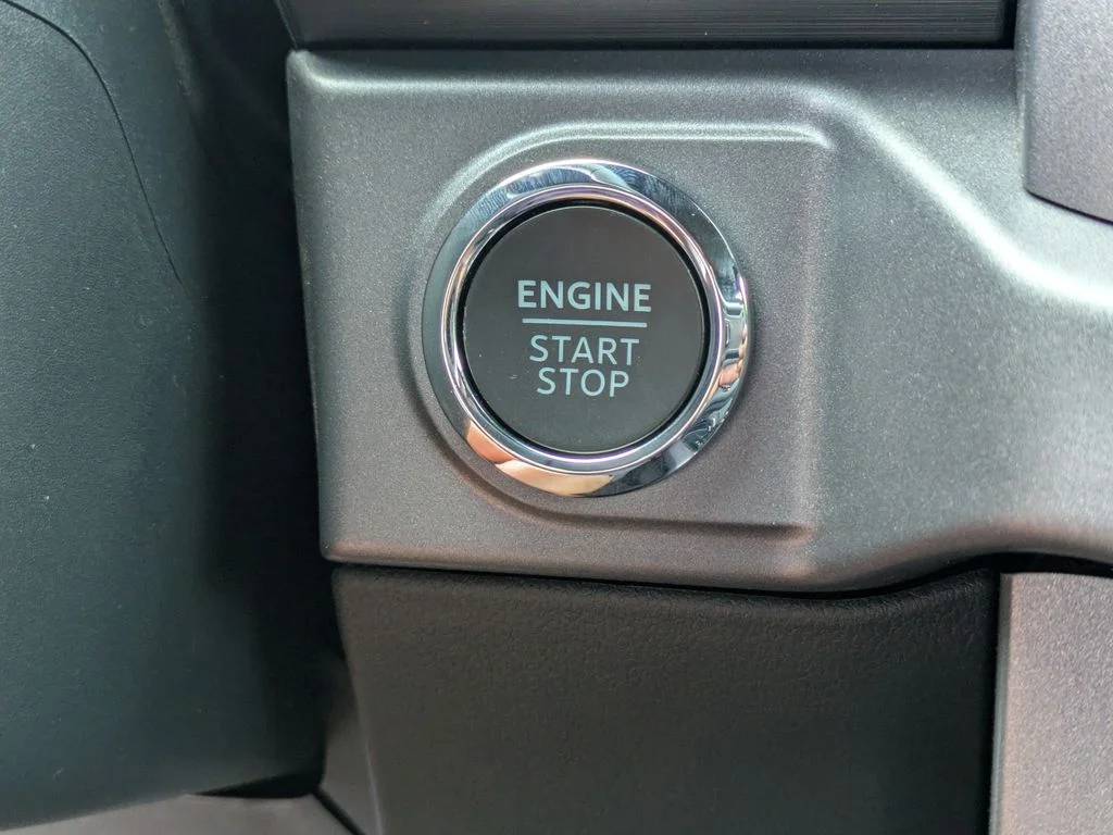 New 2026 Agate Black Metallic Ford XLT image 32