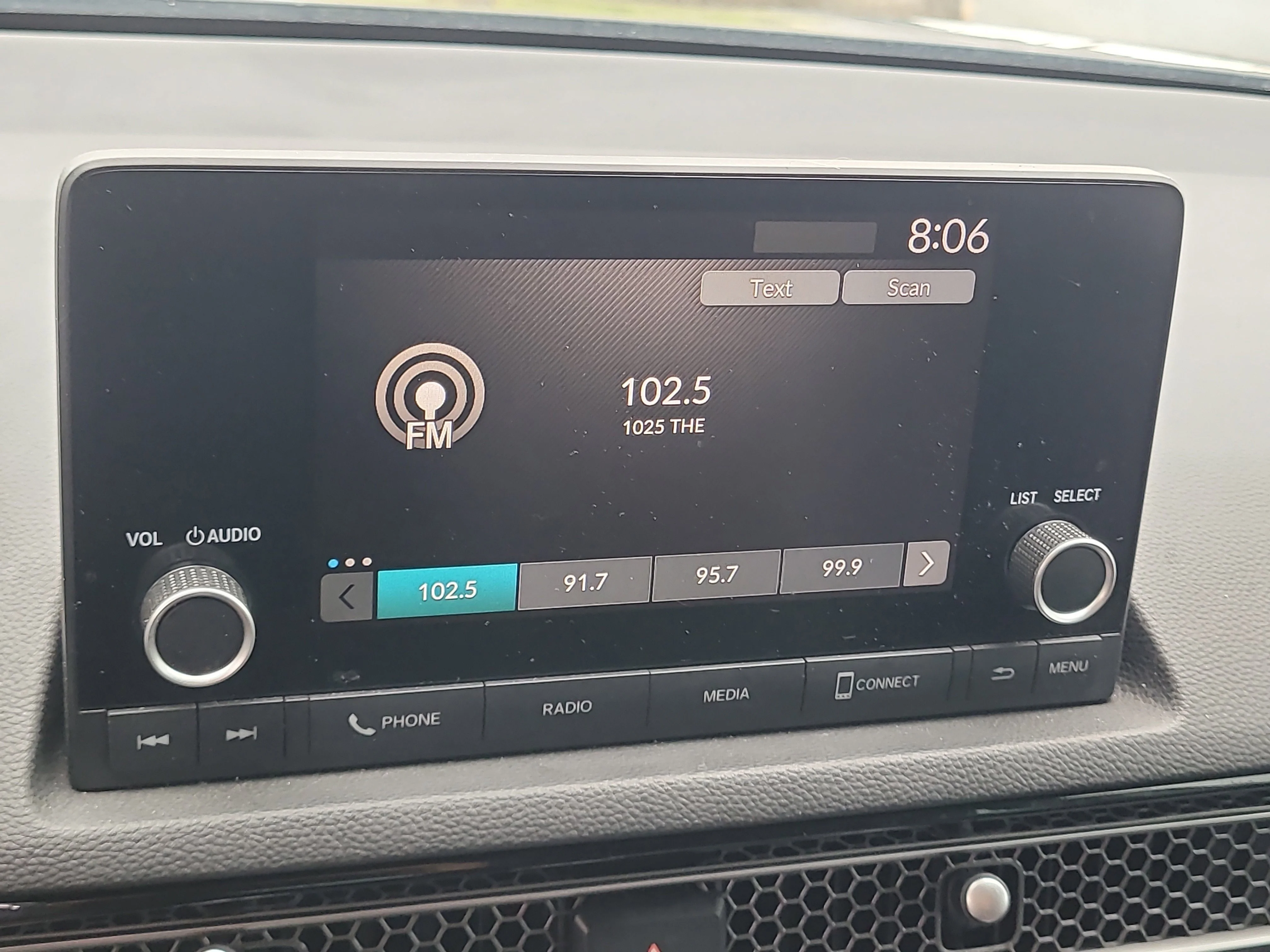 Used 2022  Honda LX image 19