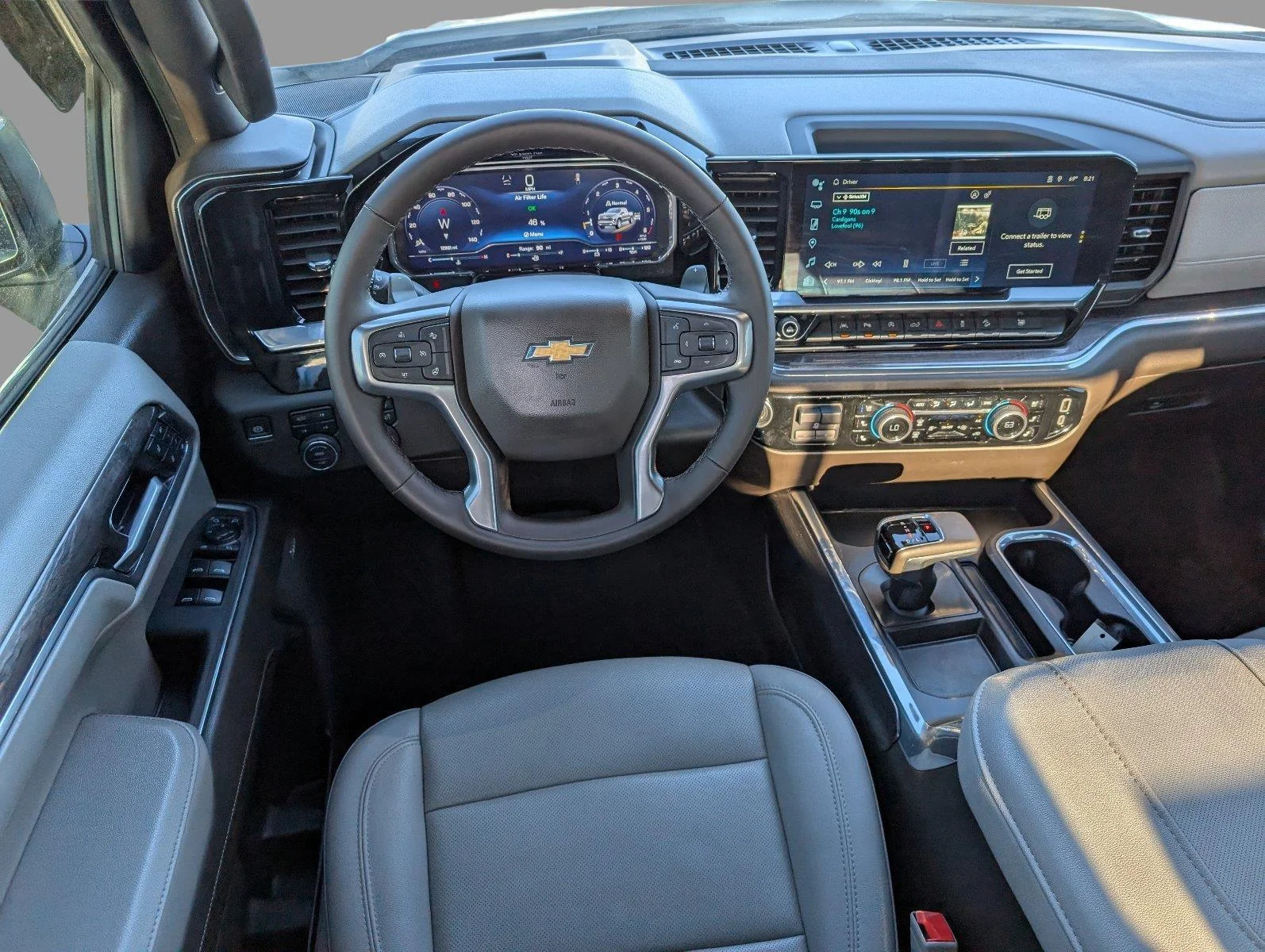 Used 2024 Iridescent Pearl Tricoat Chevrolet LTZ image 31