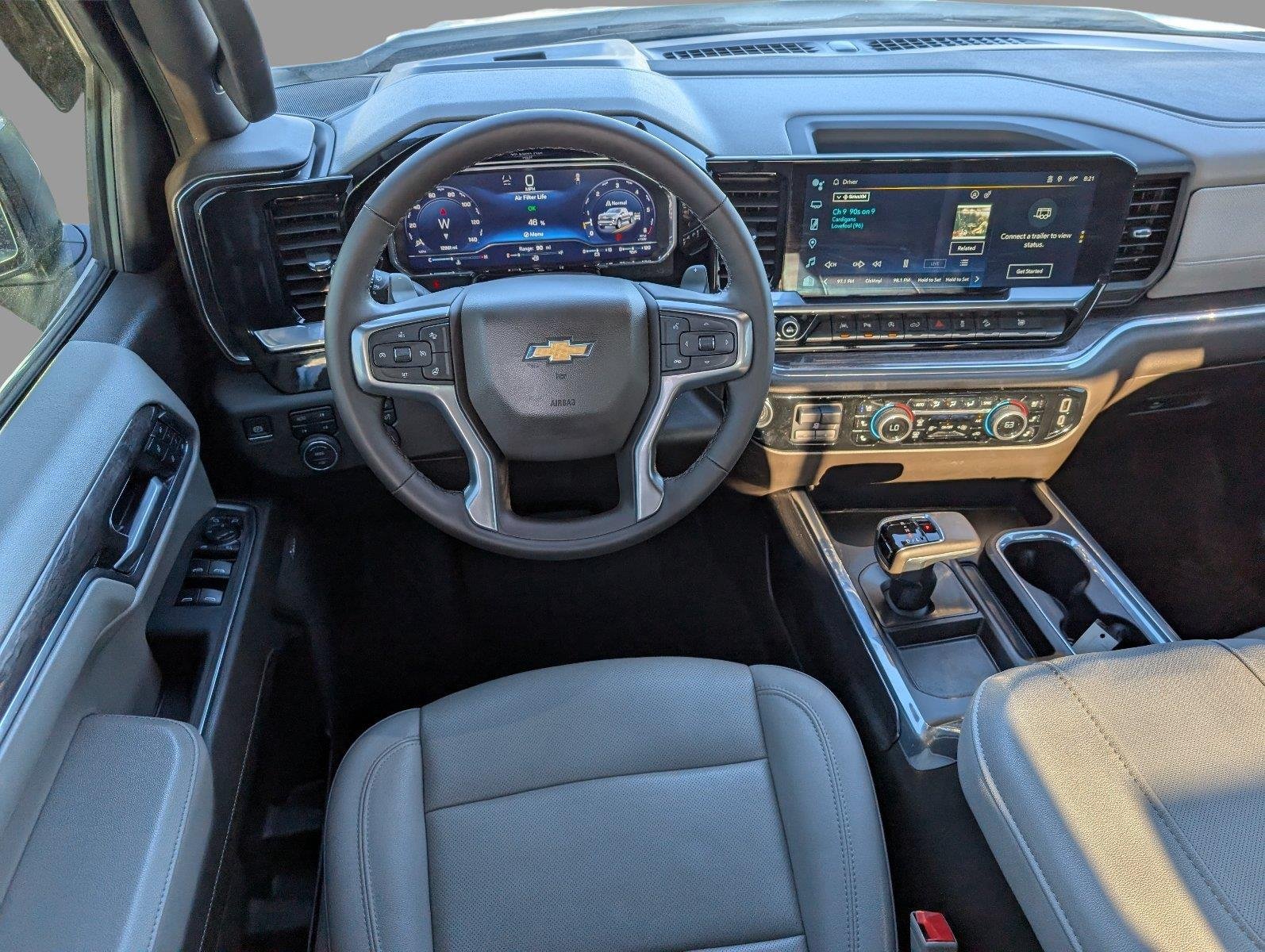 Used 2024 Iridescent Pearl Tricoat Chevrolet LTZ image 31