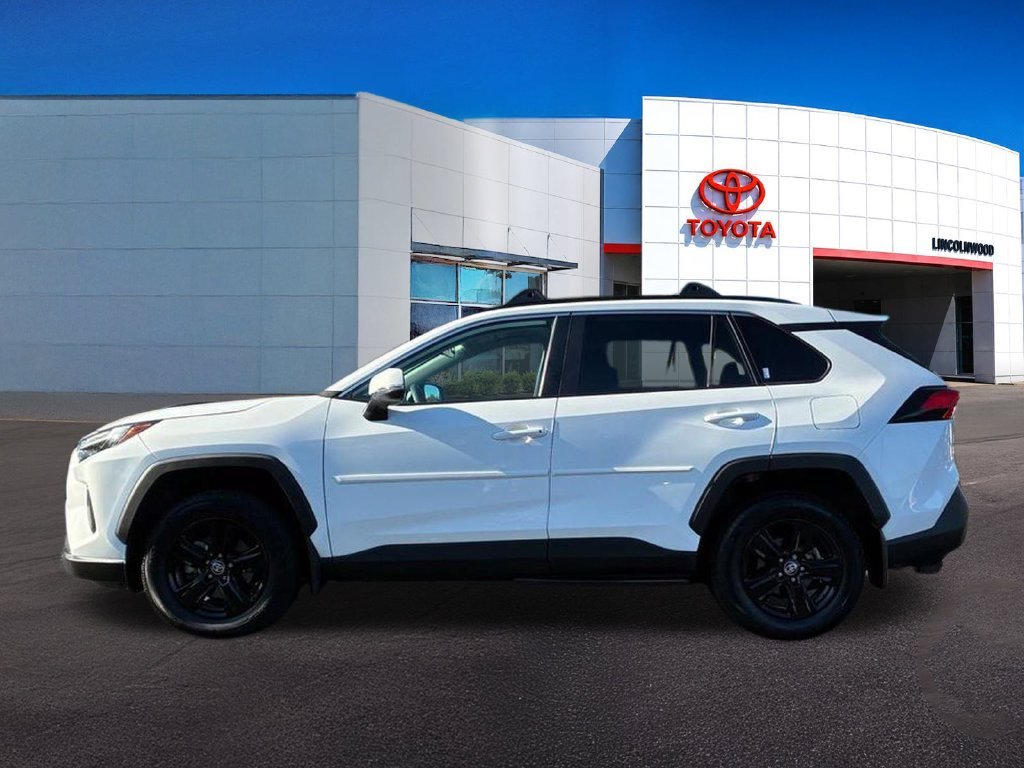 Used 2025 White Toyota XLE image 13
