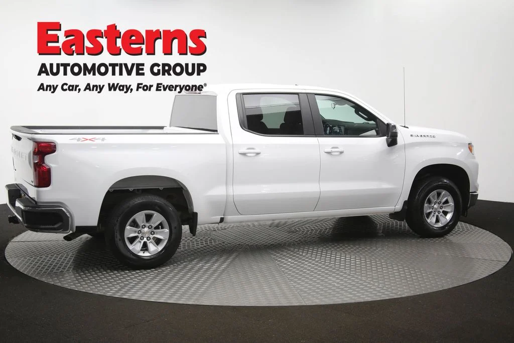 Used 2025 White Chevrolet LT image 44