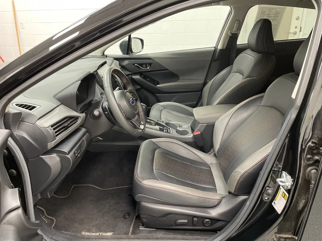 Used 2025 Crystal Black Silica Subaru Limited image 8