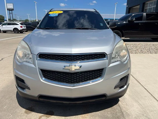Used 2010 Silver Chevrolet LS image 8