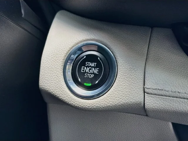 Used 2022 Sapphire Metallic Buick Avenir image 37